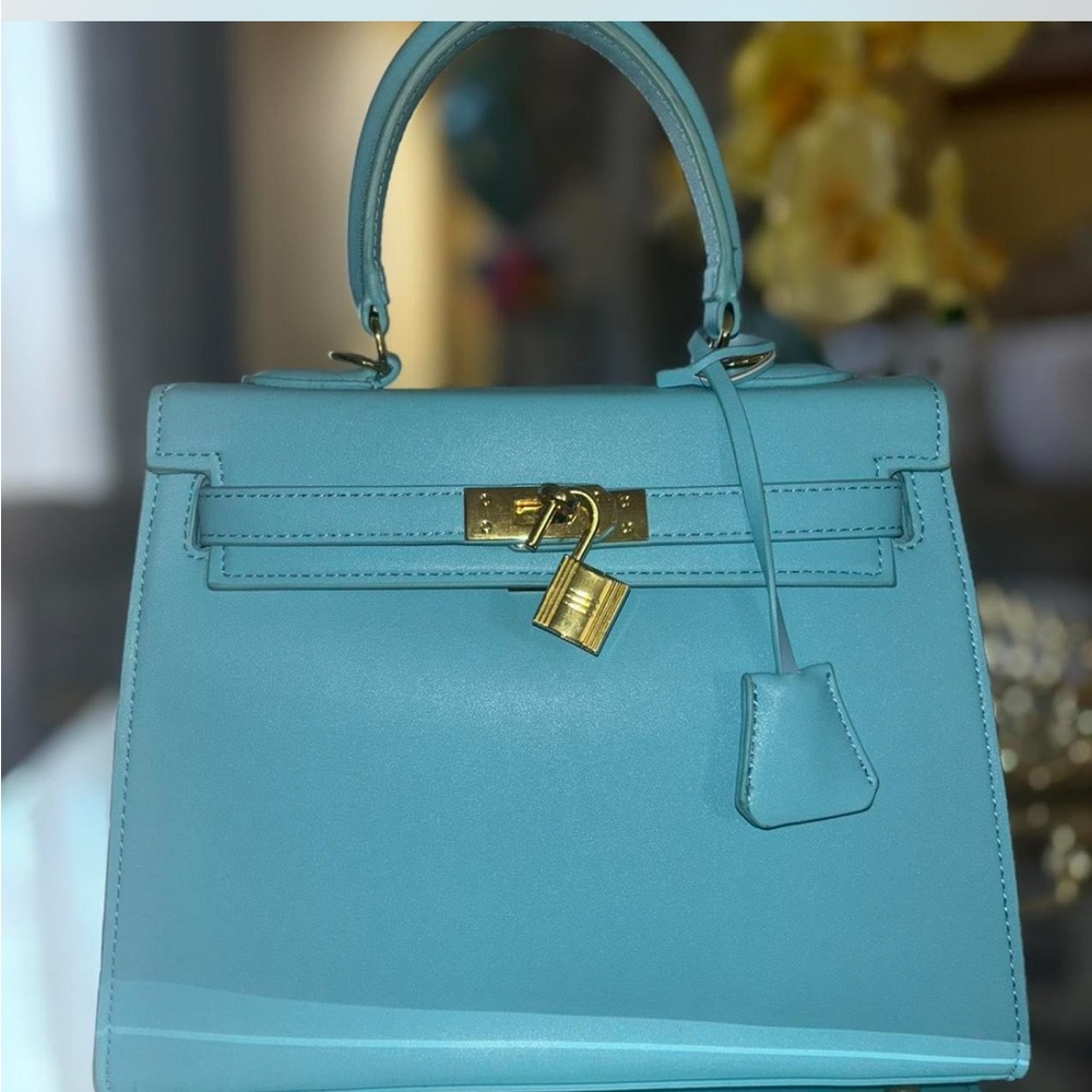 Elegant Blue Handbag - Picture 2 of 5